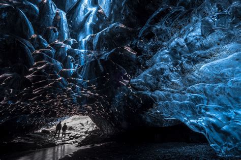 Stunning Caves In An Icelandic Glacier Caverne Islande Voyage