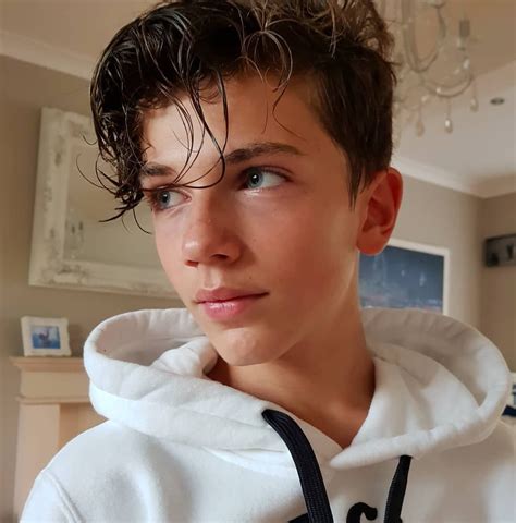 This old hollywood glam look can be recreated with a curling wand, bobby pins, and a. Pin by Guy Priel on Youth | Cute 13 year old boys, Boys ...