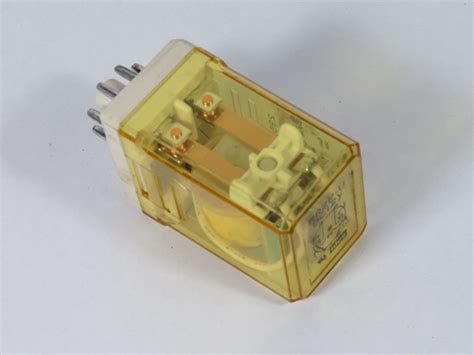 Idec Rr2p Udc12v Power Relay 12vdc 10a 8pin Used Industrial