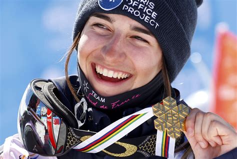 Perrine laffont is a freestyle skier who has competed for france. Perrine Laffont, l'adolescente a bien grandi - En route ...