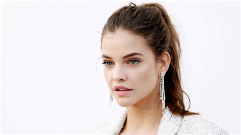 Cute Look Of Hungarian Model Barbara Palvin With Blue Eyes And Earrings