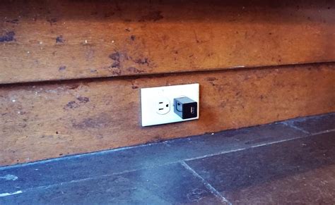 A tissue box will not look out of place in virtually any room of the house so it is an ideal choice. This USB Spy Cam Plays Double Agent as a Phone Charger