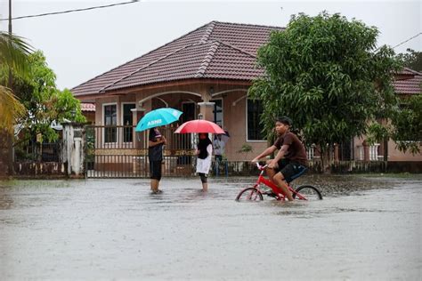 Did Issues Flash Flood Readiness Notice For Six States New Straits