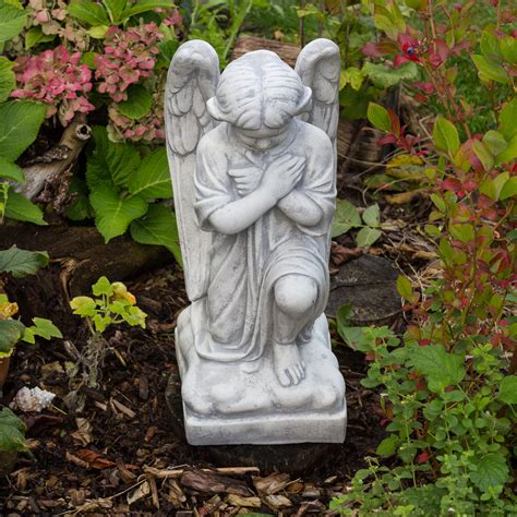 Vielleicht rührt daher die beliebtheit von engelfiguren. Engel -wetterfeste Skulptur, kniender Engel, Engelfigur ...