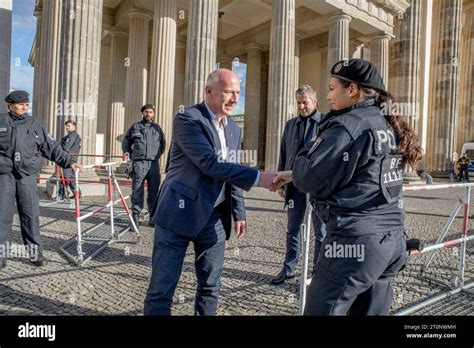 Mayor Kai Wegner. In a poignant display of solidarity and remembrance