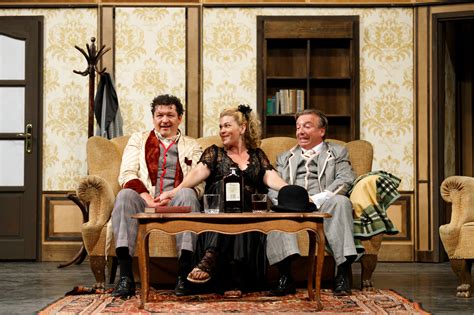 Gyula bodrogi (15 nisan 1934 doğumlu) macartelevizyon ve sinema oyuncusu. Bodrogi Gyula Háza - A Kulturális Városközpont első ...