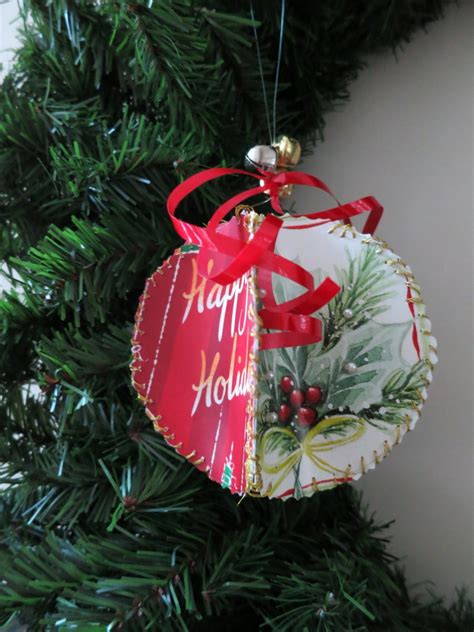 While a card from a store sounds nice, wouldn't it be better if you did something creative? DIY Craft Decoration: How to Make Christmas Ornaments from ...