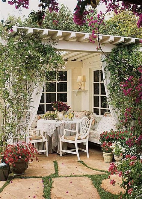 Vintage garden design is a growing trend all around the world. 20 Cozy and Romantic Pergola Decor Ideas | House Design ...