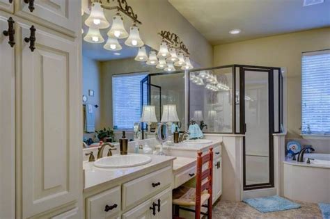 7 Best Bathroom Vanity Lights Ideas To Improve Your Bathroom Cuethat