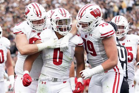 Wisconsin Football Depth Chart Ranking The Badgers Offensive Position