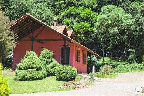 Para ver gramado lotada de gente, procure ir nos finais de semana de inverno, no mês. Pousada Rosa: hospedagem em Gramado