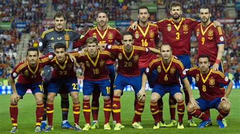 Nur etwas mehr als neun stunden nach dem 0:6 am dienstagabend in spanien in der nations league machte sich die deutsche nationalmannschaft auf den weg zurück nach hause. Spanien: Der Titelverteidiger bleibt der Maßstab :: DFB ...