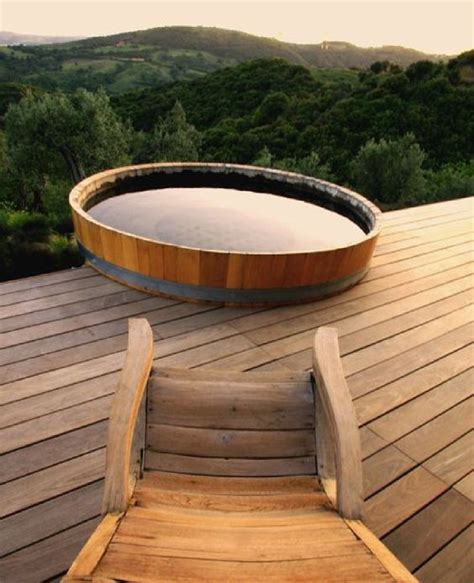 Simple And Chic Round Hot Tub Ideas For Minimalist Look