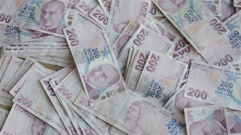 Hazine yaklaşık milyar lira borçlandı