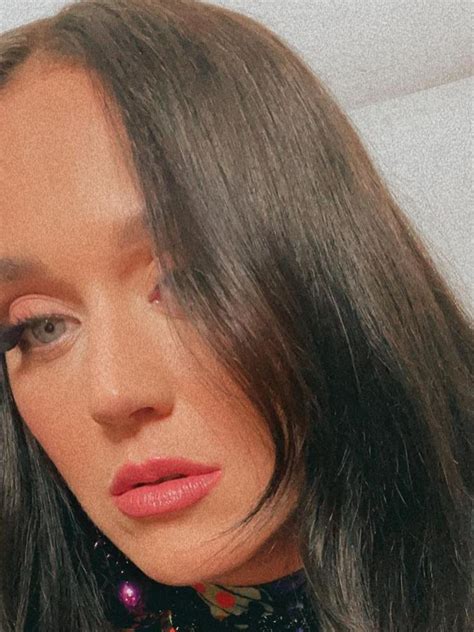 Katy Perrys A Brunette Again Fans Delighted With Return To Old Hair