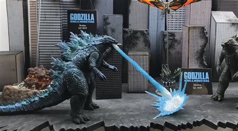 Neca Godzilla King Of The Monsters Side By Side Compa