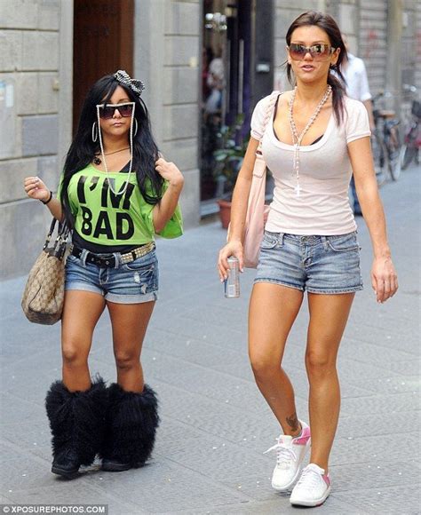 italian style is not rubbing off on her snooki strolls through streets of florence in her worst