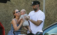 Jennifer Lawrence con il marito e il figlio: le prime foto da mamma | Amica