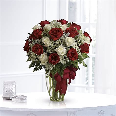 20 Stems Of Red And White Rose Vase Edison Nj Flower Shop