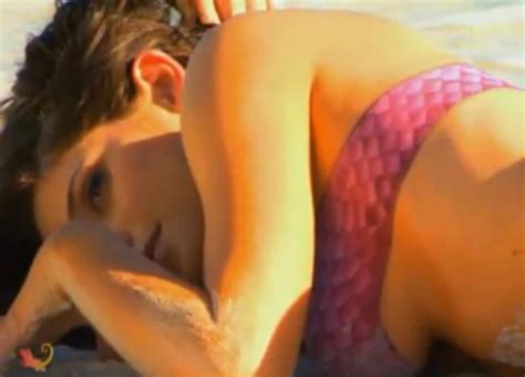 Ashley Greene Naked Bodypainted For Sobe Photos Video Huffpost Entertainment