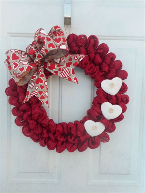 18 Red Burlap Handcrafted Valentines Day Wreath With White Hearts