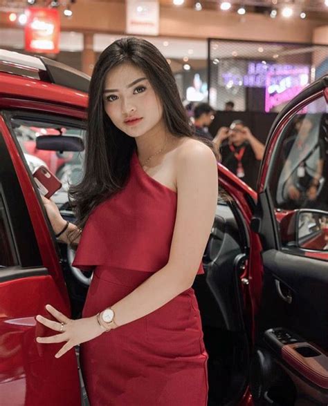 spg cantik seksi indonesia motor show fashion girl asian beauty