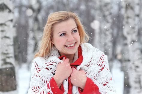 Beautiful Blonde In A Traditional Russian Winter Snow Stock Image Image Of Frost Park 53540557
