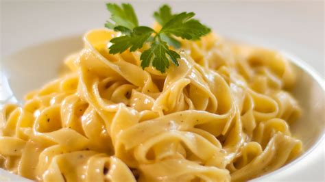Authentic Fettuccine Alfredo Easy Meals With Video Recipes By Chef