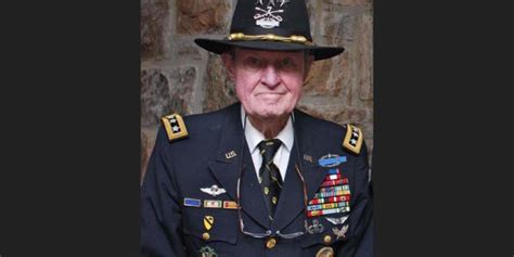 Retired Lt Gen Hal Moore Depicted In We Were Soldiers Dies At 94