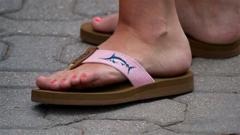 Pink Toes In Marlin Design Flip Flops By Feetatjoes On Deviantart