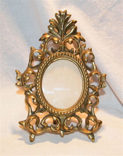 Antique Brass Frame Picked By Anne Ralston At A Knoxville Tn Yard Sale Tallado En Madera