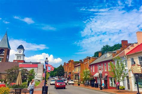 11 Most Picturesque Towns In Tennessee Head Out Of Nashville On A