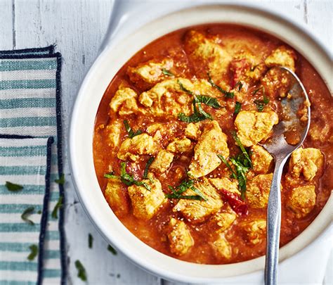 This chickpea tikka masala recipe is an easy dinner to whip up when the indian food cravings hit (plus, it's vegan!) i know i'm not supposed to admit this on account of being a *food blogger* and all, but we have an ordering in problem. Poulet Tikka