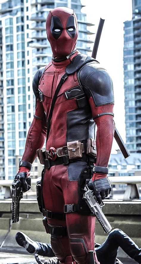 First Look At Ryan Reynolds In New Deadpool 3 Costume Photos