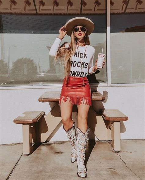 What To Wear To A Rodeo 16 Outfits To Impress A Cowboy Hellothalita