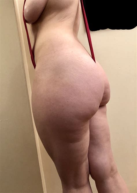 Big Booty In A Sling Bikini Porn Pic Free Nude Porn Photos