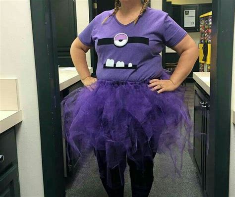 Overalls, purple long sleeve tee, black shoes (babies r us) the m logo is just card stock cutout and hot glued on. Purple minion costume | Minion costumes, Purple minion costume, Purple minions