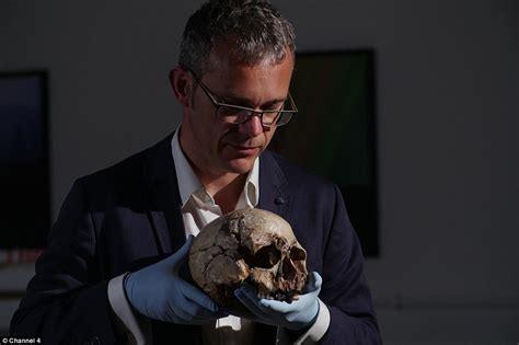 First Ancient Britons Had Black Skin And Blue Eyes Daily Mail Online