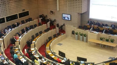 Quel que soit votre besoin concernant l'une des missions de la région, toutes les infos utiles, démarches, demandes, explications. Session plénière - Conseil régional des Pays de la Loire ...