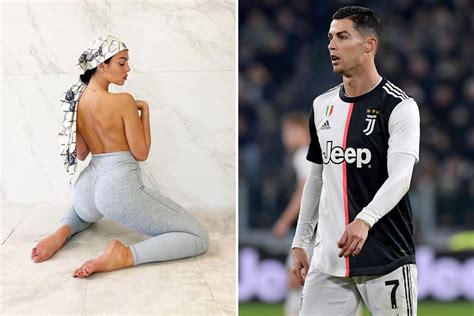 Cristiano Ronaldos Wag Georgina Rodriguez Poses Topless In Leggings