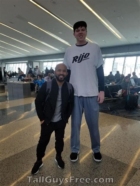 Nic Giant People Tall People Tall Guys Tall Women Man Crush Juju