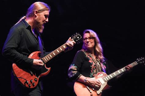 Tedeschi Trucks Band To Play Beacon Theatre And Chicago Theatre In First Ever Dual City