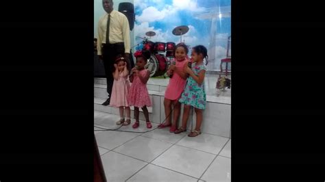 As Crianças Louvando A Deus 28082016 Cantando Ninguém Explica Deus