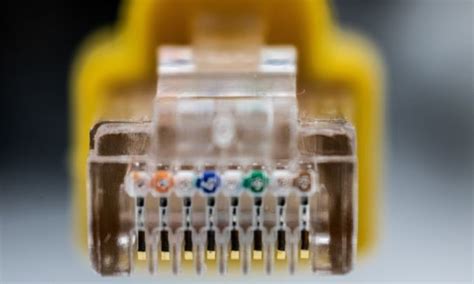 What do a lan cable and port look like? Ethernet LAN Cable vs Ethernet Crossover Cable