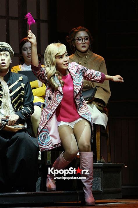 A Pink Jung Eunji Pretty In Pink For Legally Blonde Musical PHOTOS