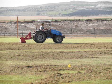 הקמת מגרש בייסבול מקצועי בתל אביב. מגרש בייסבול - קיבוץ גזר | פרויקטים | גלריות תמונות | פלדר נוף
