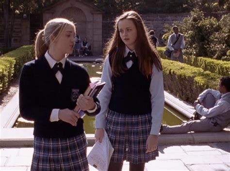 diy gilmore girls halloween costume ideas that are perfect for bffs