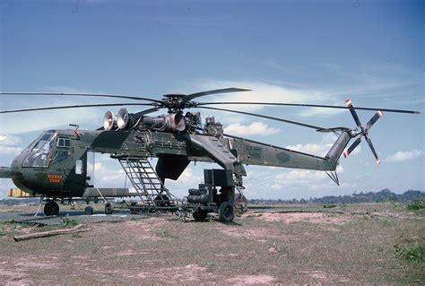 Vietnam War 1965 1st Air Cav On The Golf Course An K