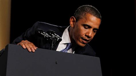 Haz tu selección entre imágenes premium sobre president podium speech de la más alta calidad. President Obama suffers podium malfunction - Channel 4 News
