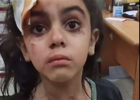 بالفيديو طفلة أدهشت العالم العربي بجرأتها نجت من القصف الاسرائيلي على منزلها ووجّهت رسالة